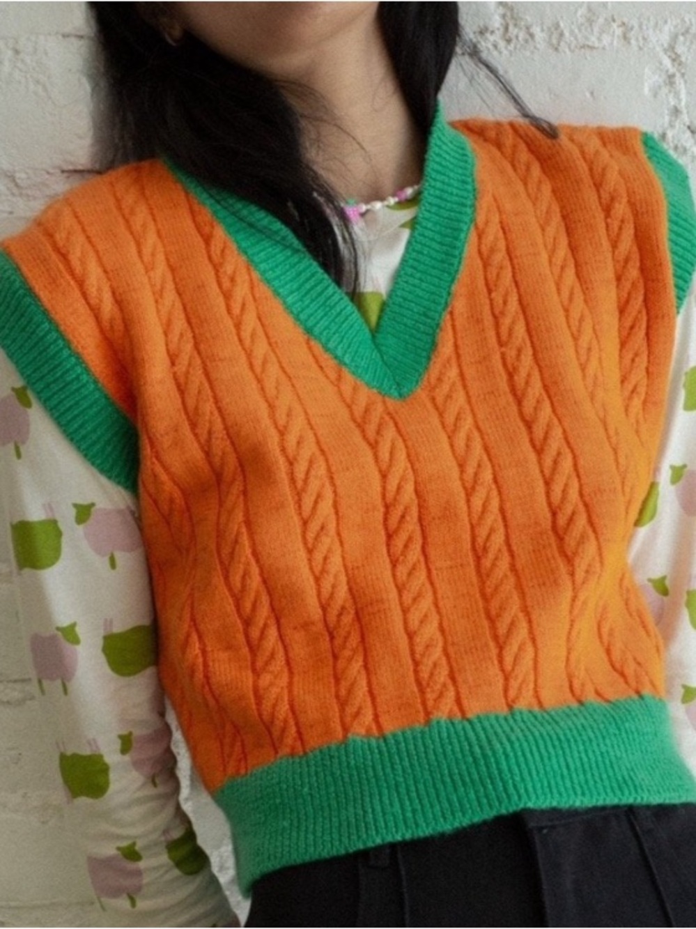 Lisa Says Gah orange & green cable knit sweater vest M/L - Picture 2 of 9